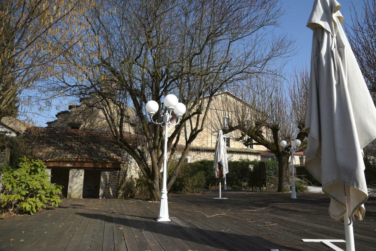 Hotel Le Baron Cremieu Экстерьер фото