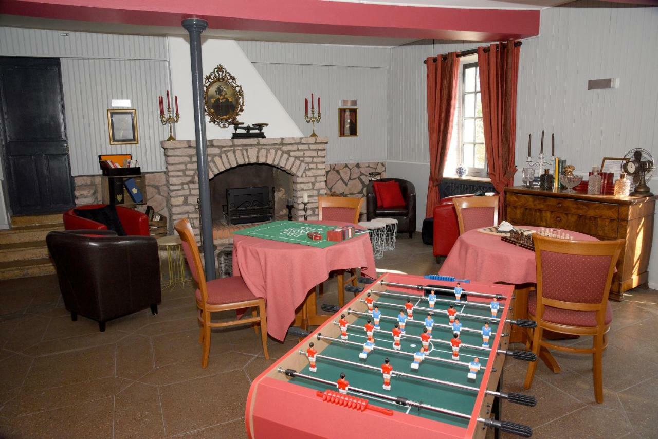 Hotel Le Baron Cremieu Экстерьер фото